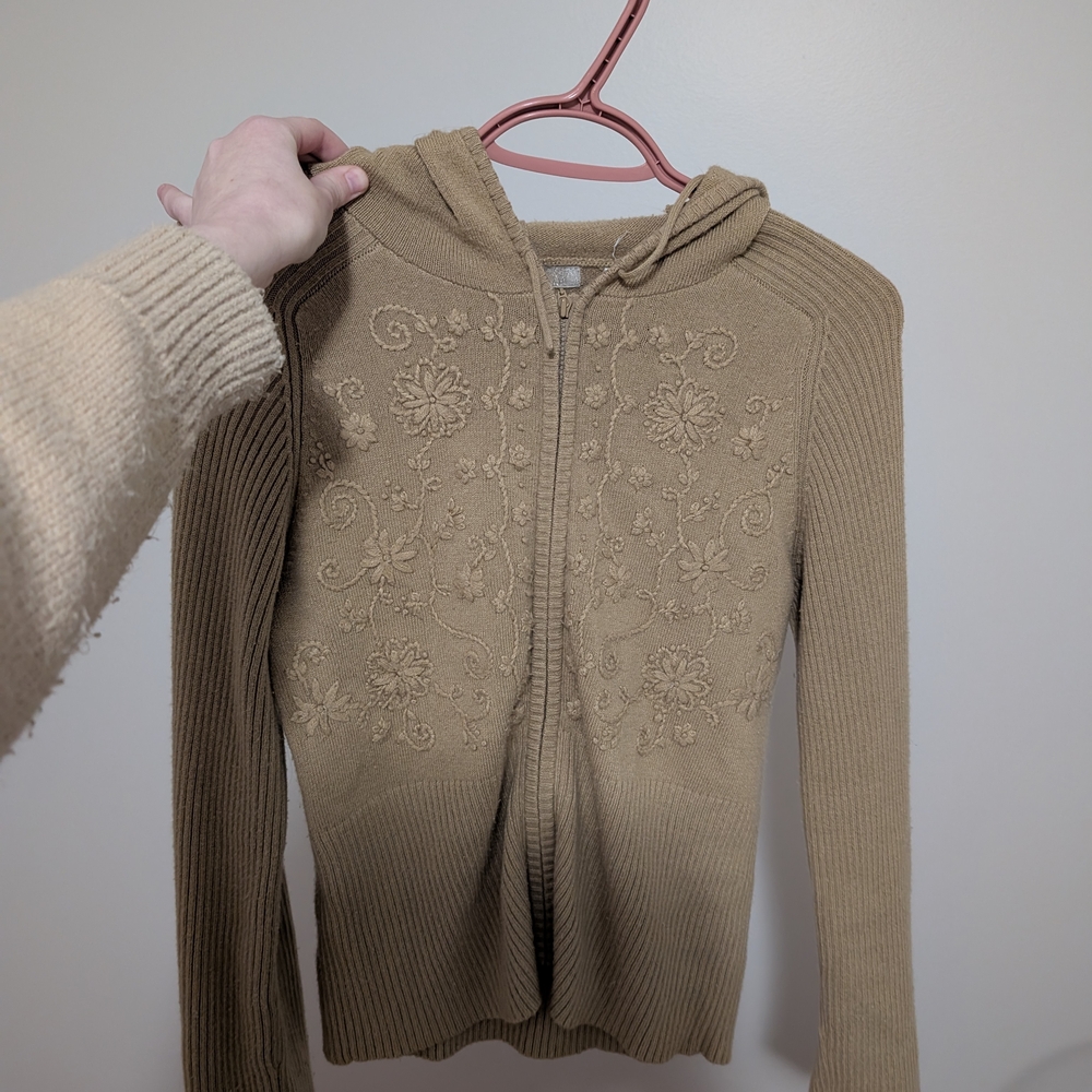 Vintage Floral Zip-up